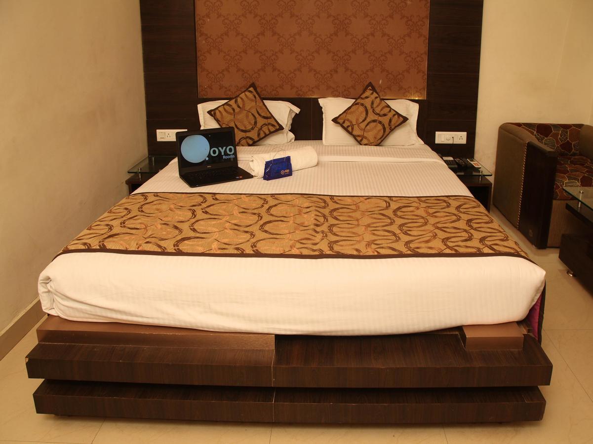 Oyo 905 Galaxy View Hotel Allāhābād Junction Dış mekan fotoğraf
