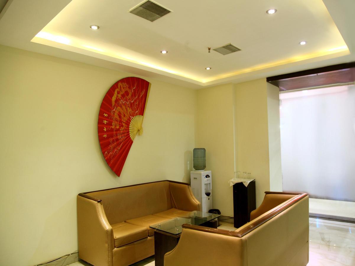 Oyo 905 Galaxy View Hotel Allāhābād Junction Dış mekan fotoğraf